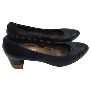 AGL Leather Pumps Size EU 43 in Black Round Capped Toe Stacked Heel